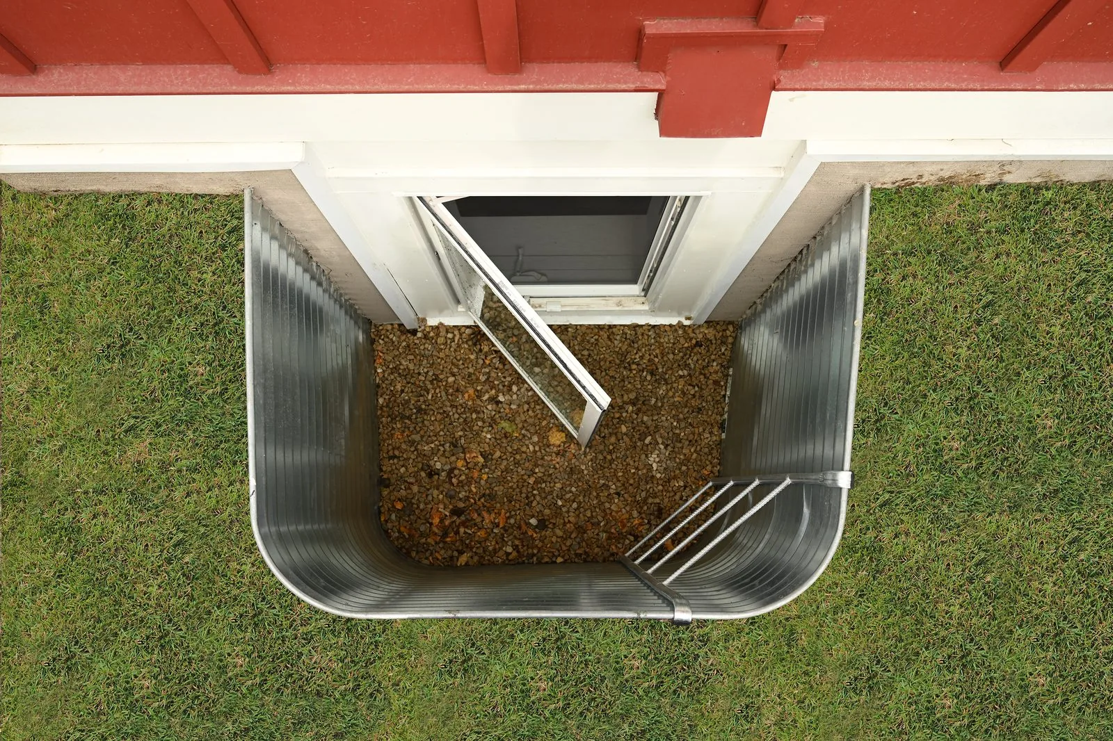 EcoSpect Corner-Step egress ladder